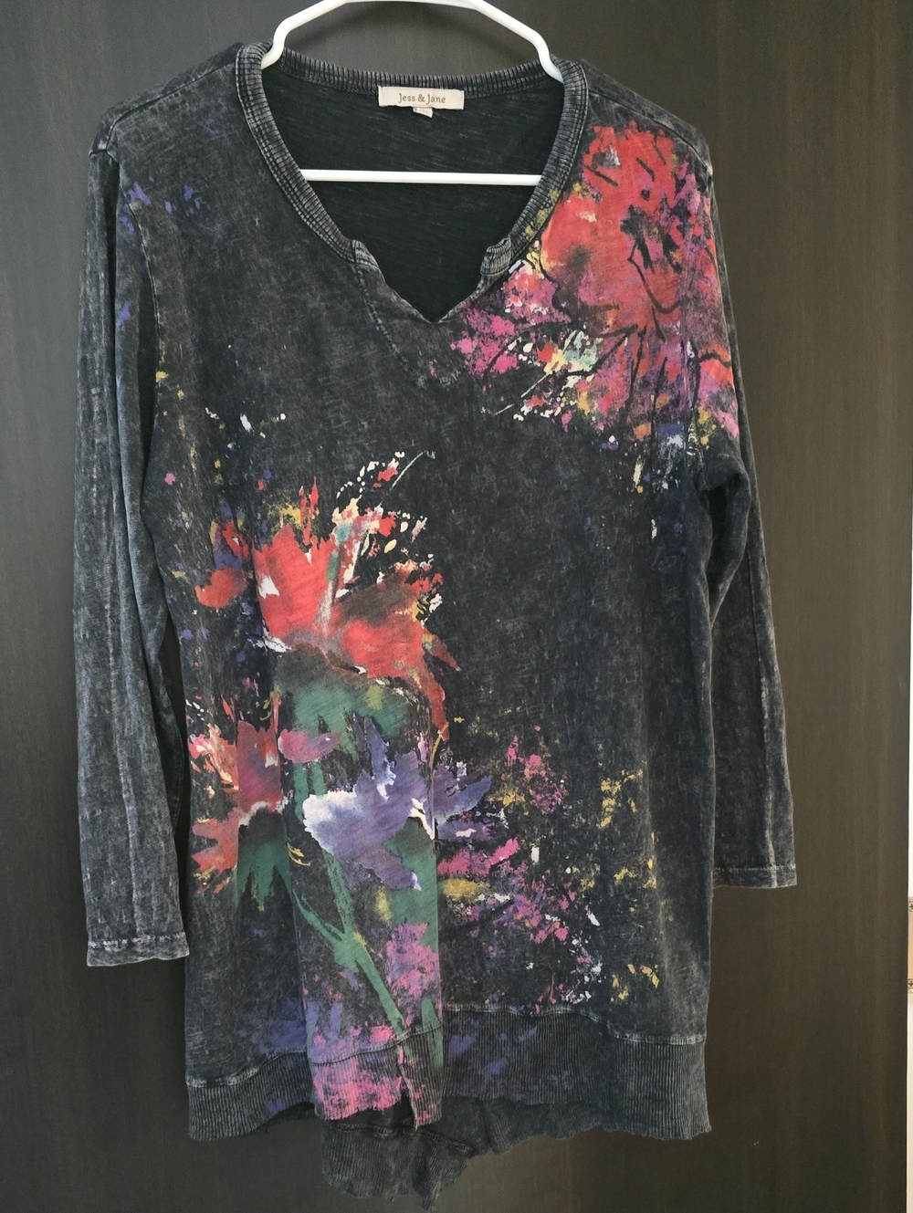 Jess&Jane Black Floral-Print Long Sleeve V-Neck Top